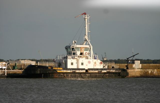 VB Pouliguen - avant port - 11 avril 2009.JPG